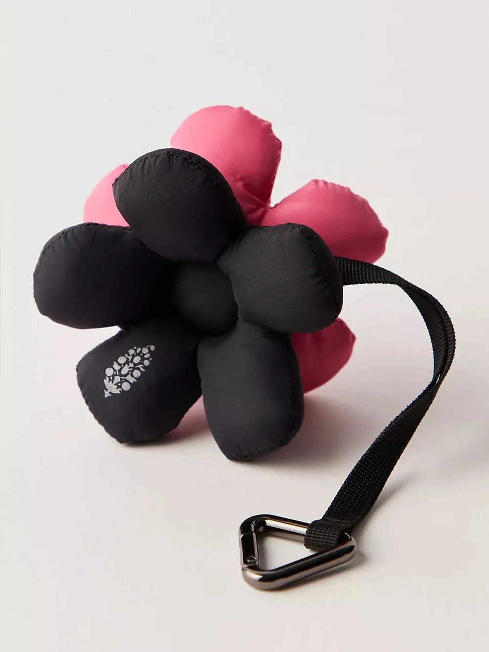 FP Movement Petal Talk Keyring 🔥 black/ bubblegum 🔥NWT!